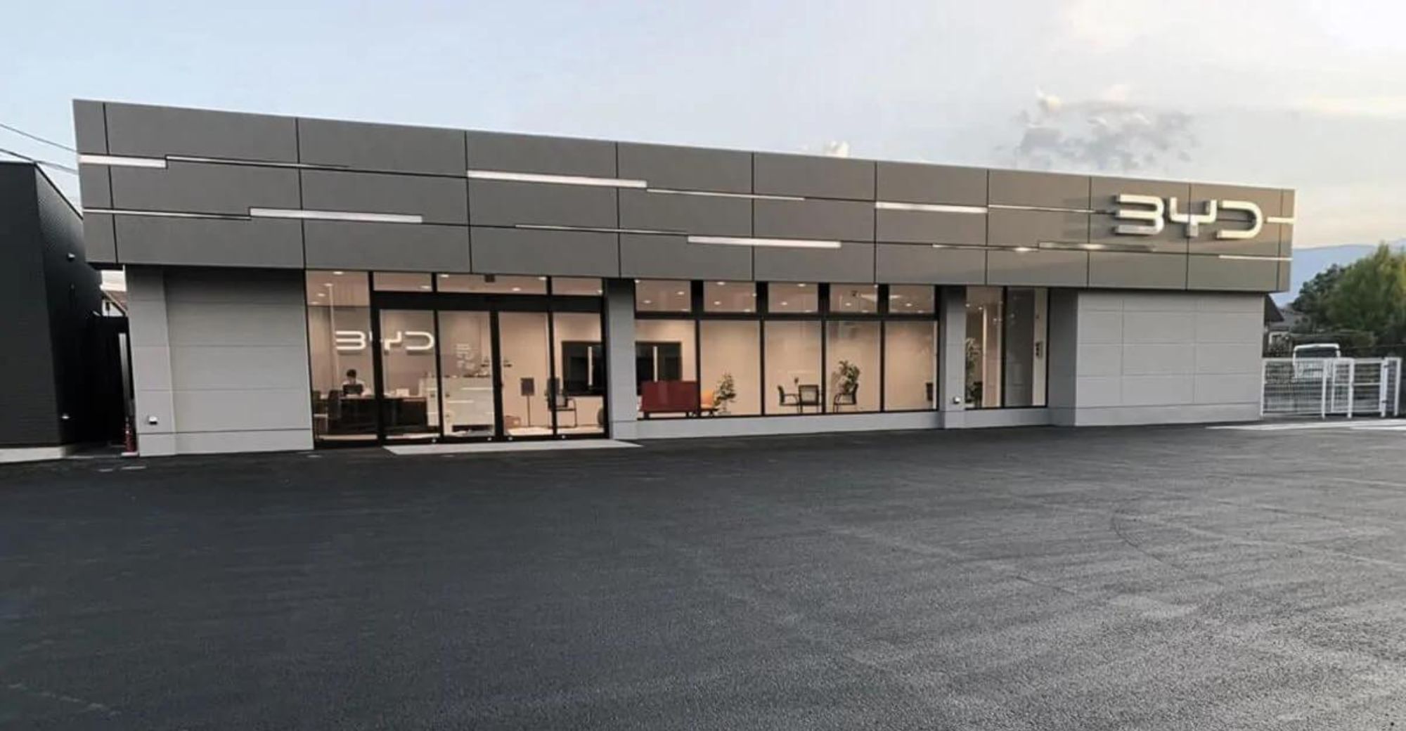 BYD Opens Eight Stores in Japan Within Six Months