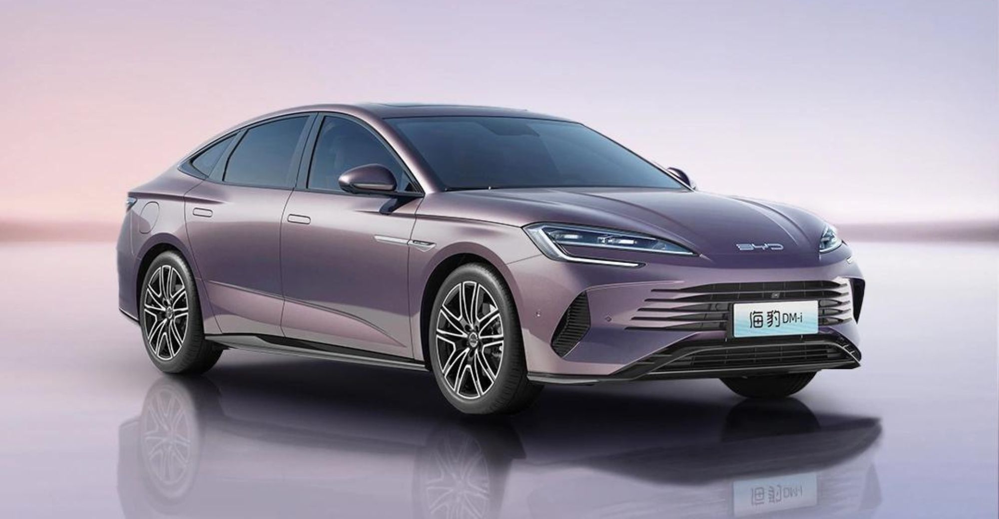 BYD’s New Sedan Destroyer 07 Renames As the Seal DM-i