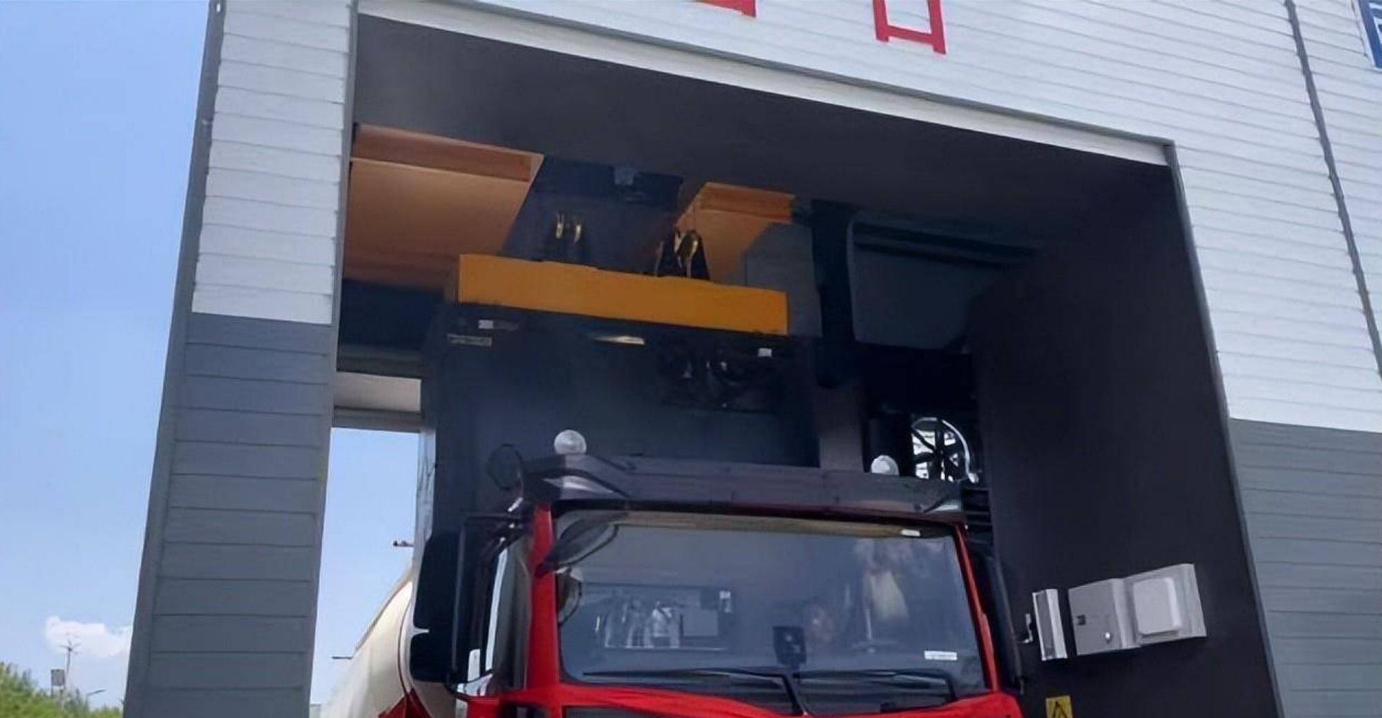 China’s First Photovoltaic Powered Battery Swap Stations Start Operation