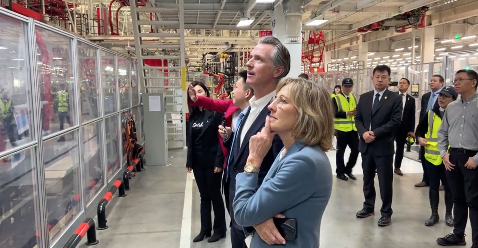 California Governor Visits Tesla’s Shanghai Gigafactory